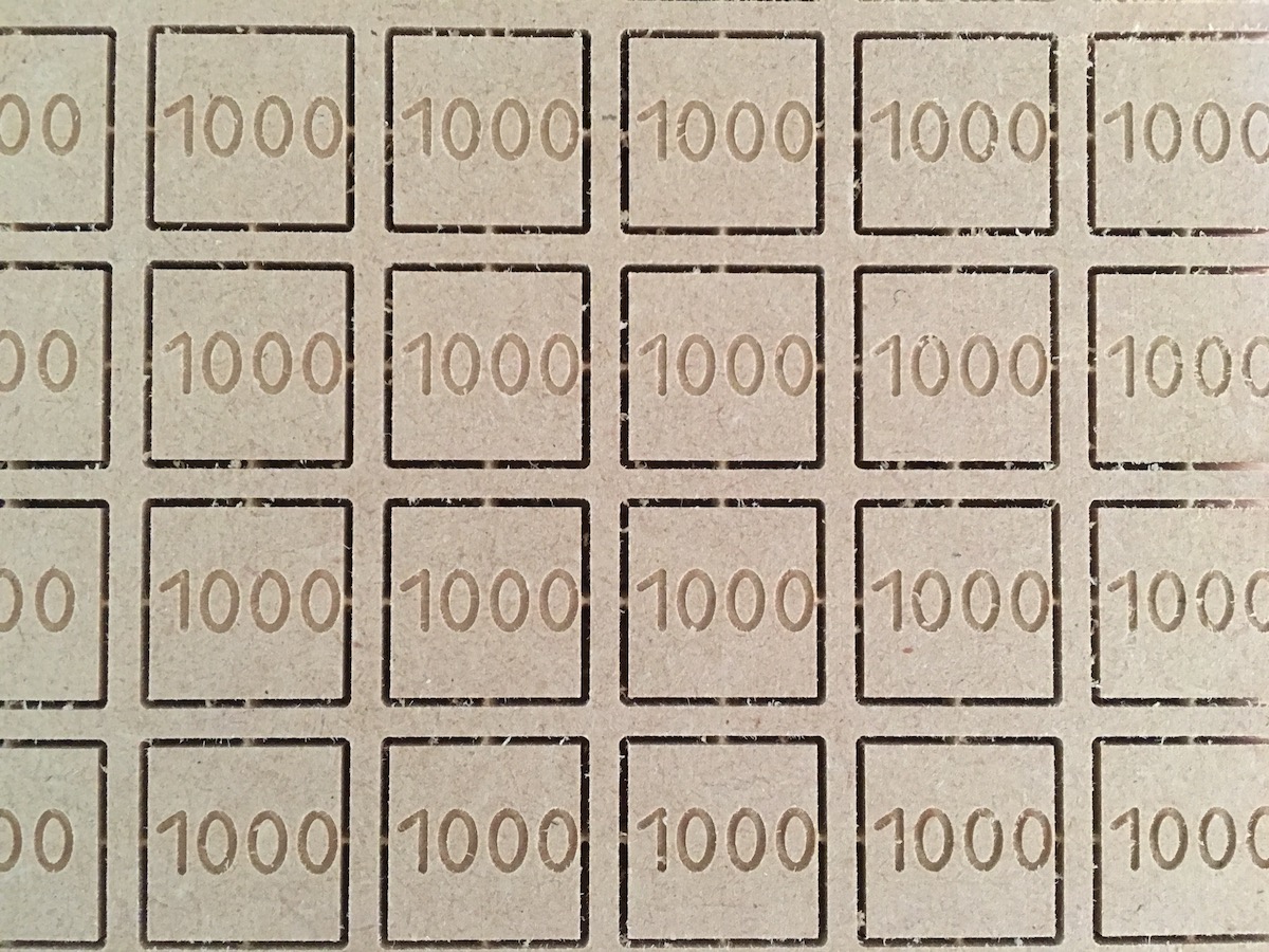Carrés medium 3mm avec gravure "1000"